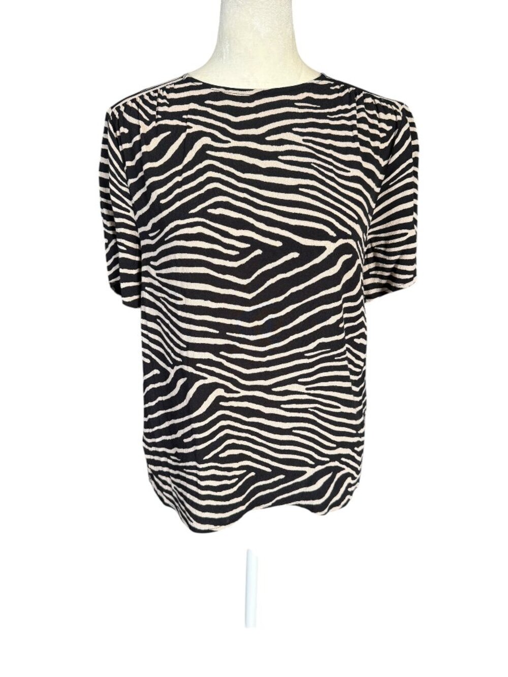 H&M women's black and beige short sleeve zebra print pullover top size 4